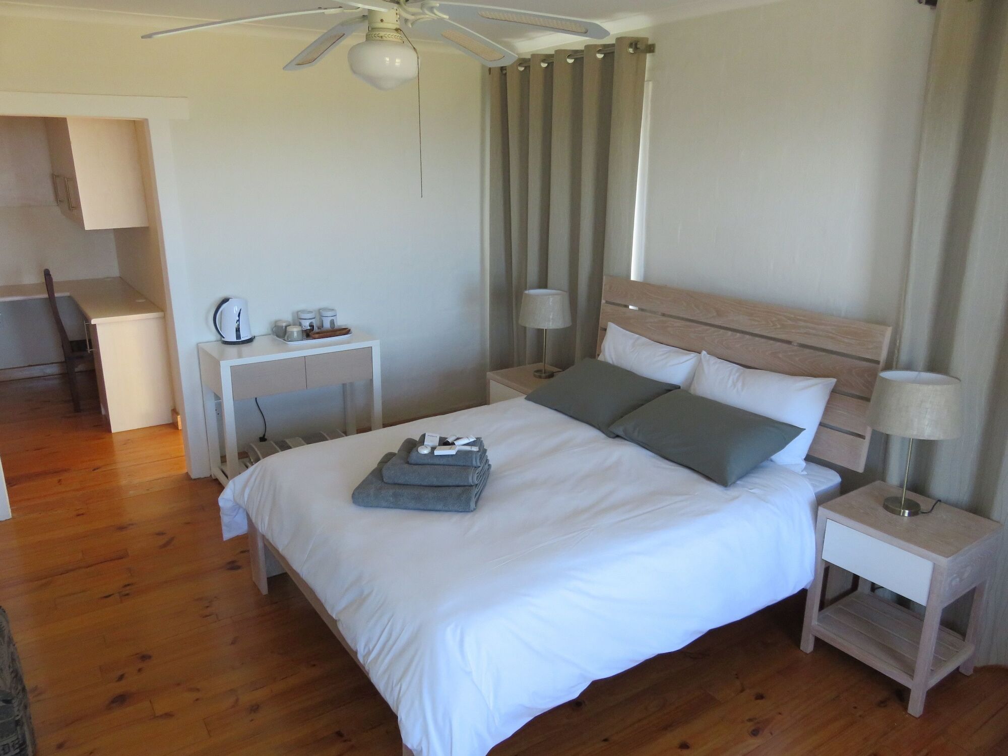 The Noble Ant Hotel George Luaran gambar